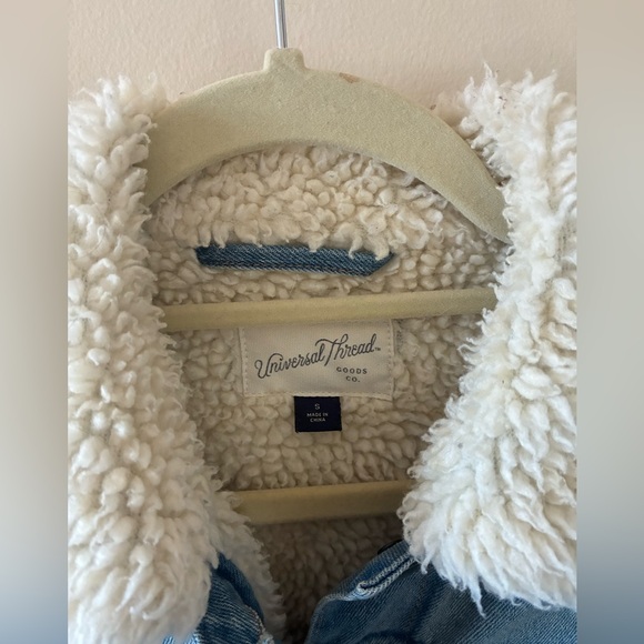 Target Universal Thread sherpa lined jean jacket - Picture 3 of 9